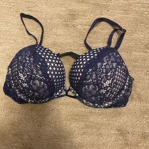 Victoria’s Secret bombshell bra